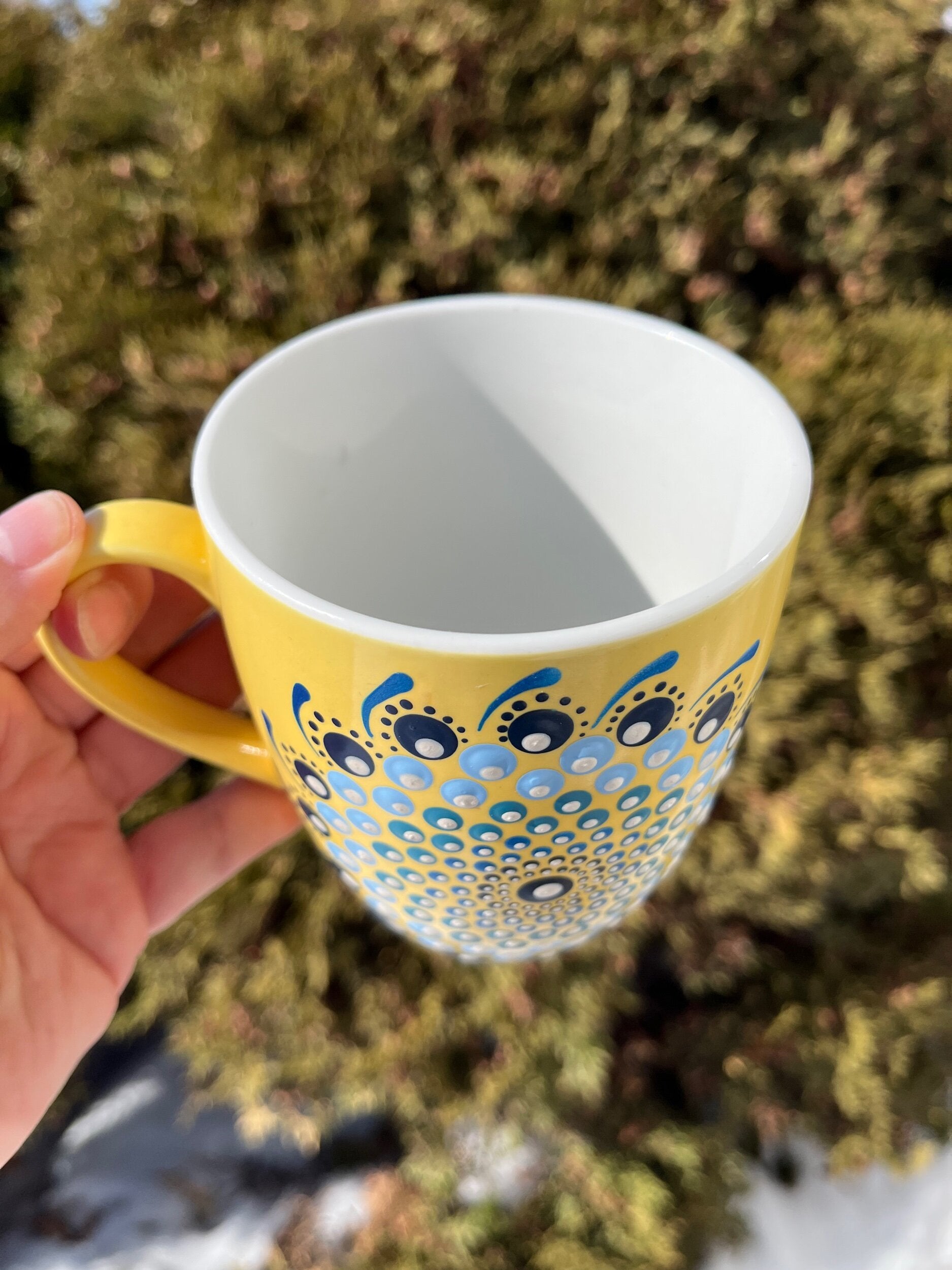 12oz yellow & blue mug